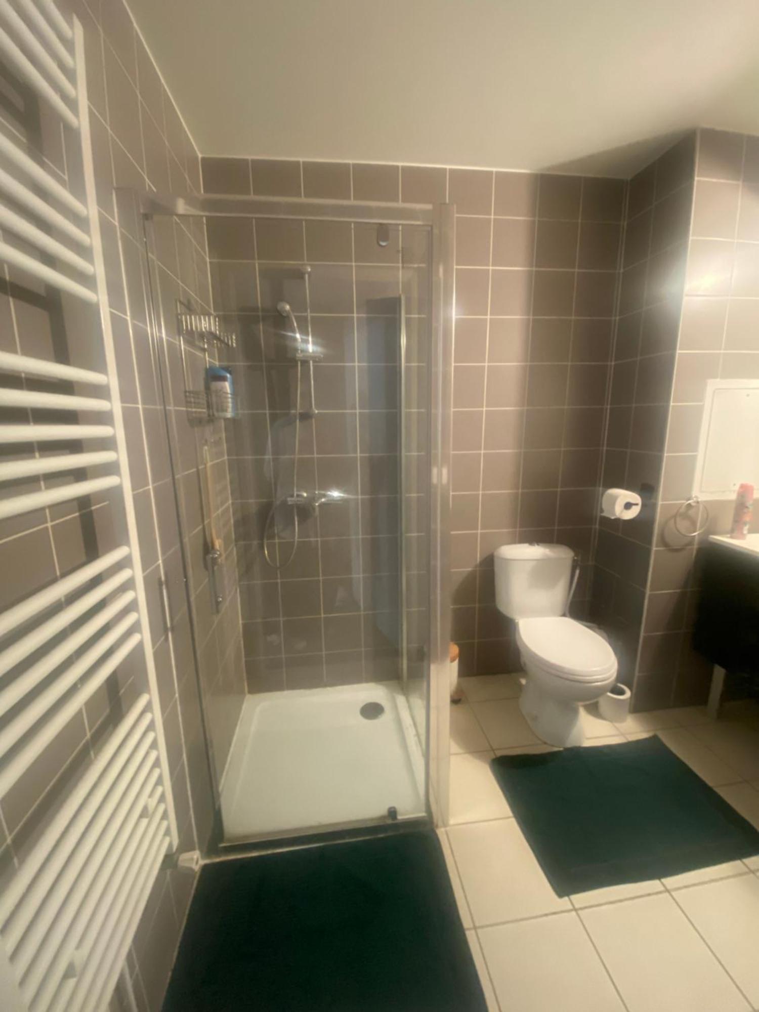 Chambre Privee Sdb Kitchenette Proche De Paris 圣旺 外观 照片